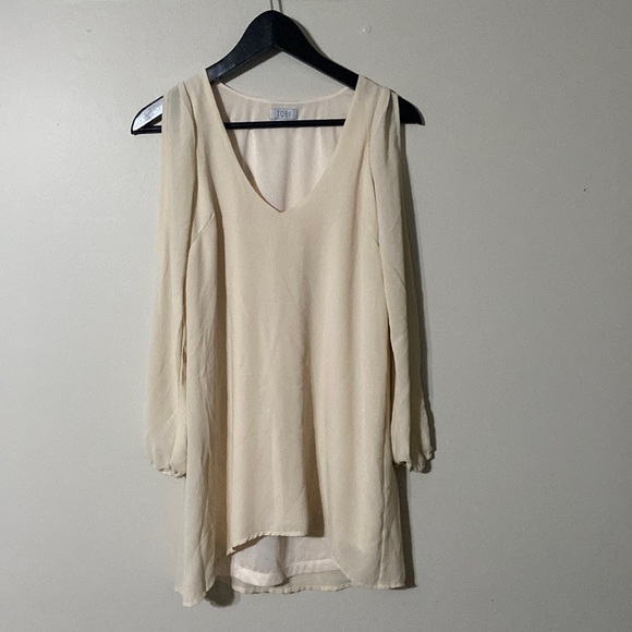 Tobi Dresses & Skirts - TOBI Cream Dress
